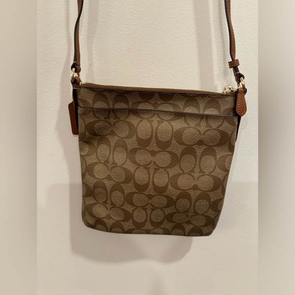 Coach crossbody - Picture 3 of 5
